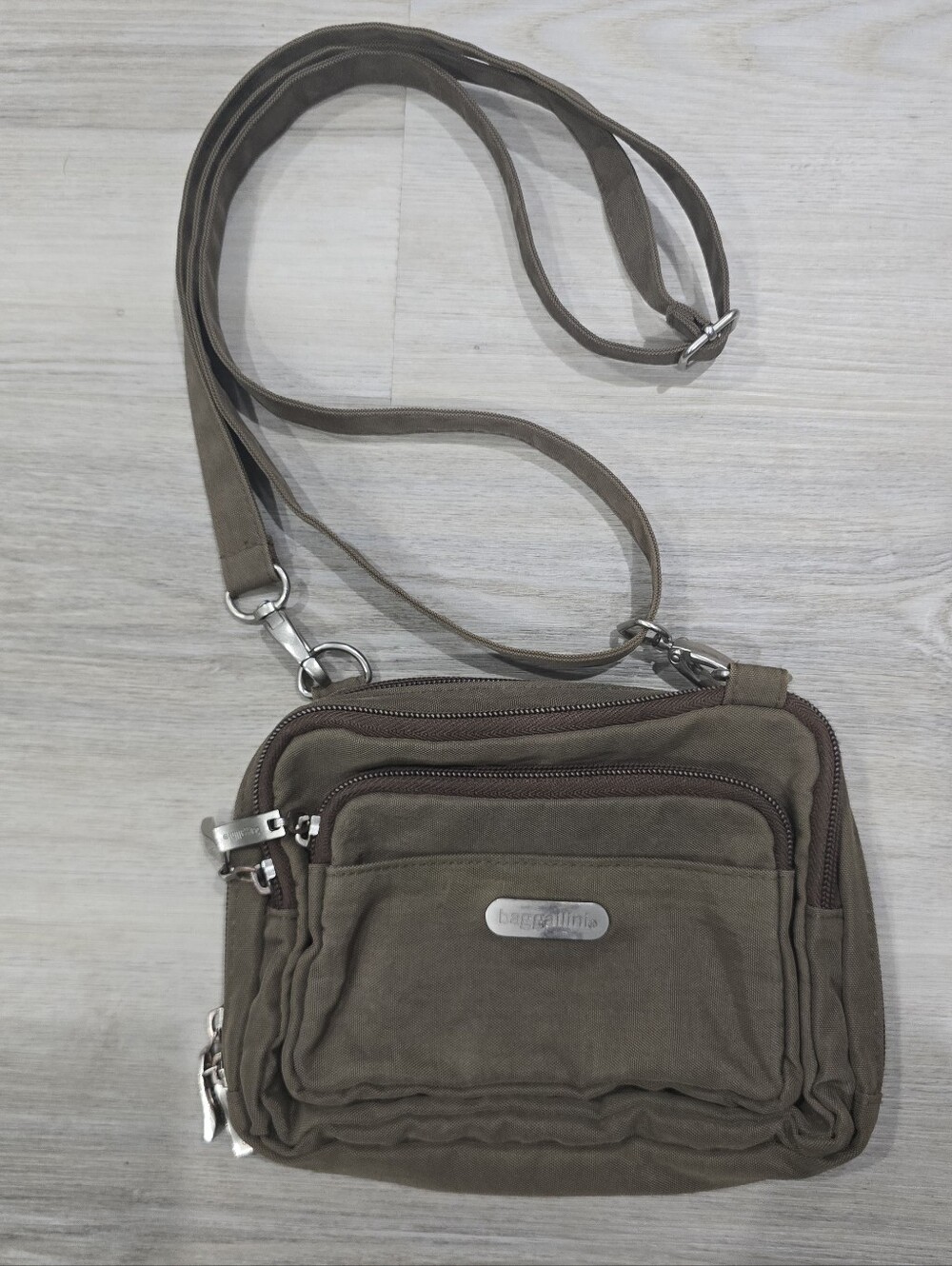 Baggallini Triple Zip Bag crossbody travel organizer purse Brown